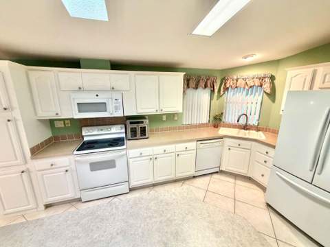 8110 9th Hole Drive, Port St. Lucie FL - photo 12 of 31