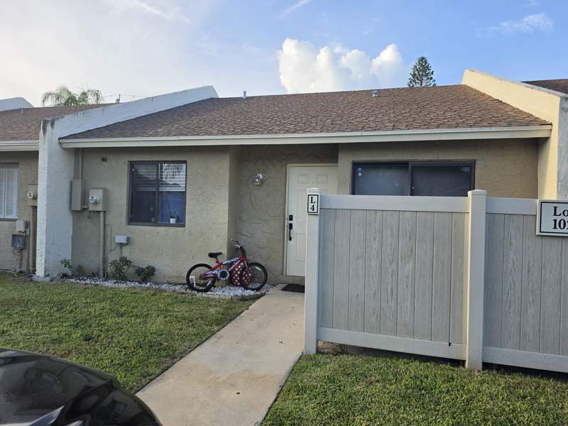 2 bedroom Villa at 10295 Boca Bend #L4, Boca Bend, Boca Raton — photo 2