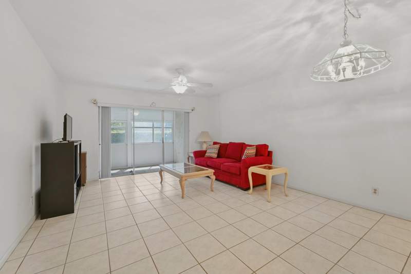 1 bedroom Condominium at 705 Lori Drive #112, Lakeside Village Condo 7, Palm Springs — photo 3