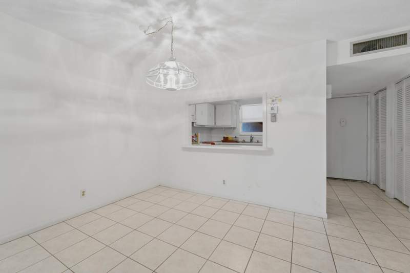 1 bedroom Condominium at 705 Lori Drive #112, Lakeside Village Condo 7, Palm Springs — photo 5
