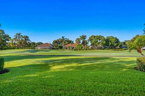 107 Golfview Court, Palm Beach Gardens FL - photo 10 of 50