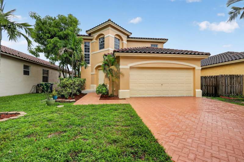 4 bedroom Single Family Residence at 12823 SW 53rd ct Court, Somerset II South, Miramar — photo 2