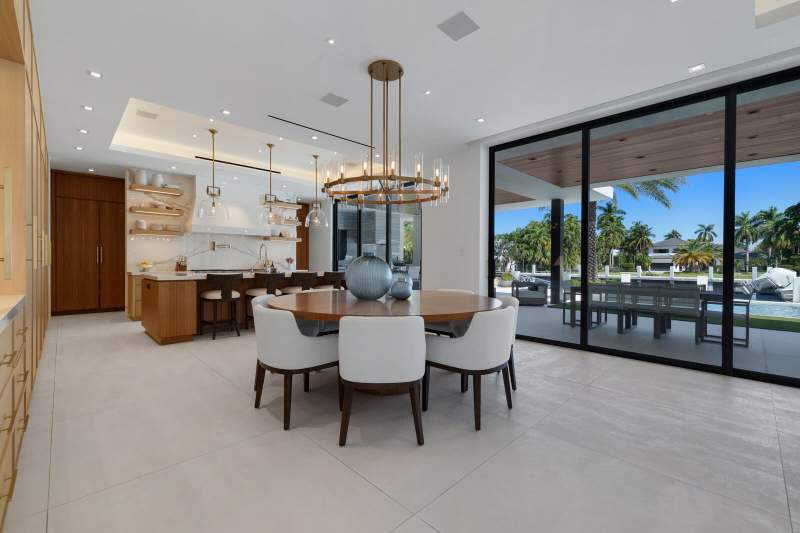 5 bedroom Single Family Residence at 2423 Castilla Isle, Lauderdale Shores Reamen Plat, Fort Lauderdale — photo 4