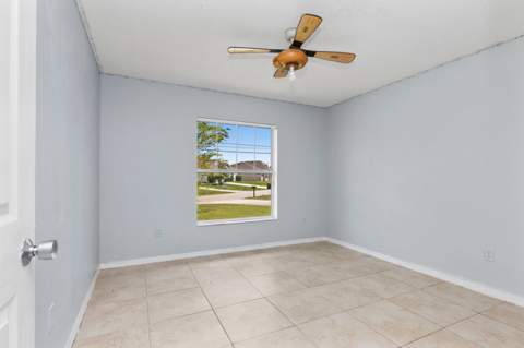 1098 SW SW Du Bois Avenue, Port St. Lucie FL - photo 10 of 15