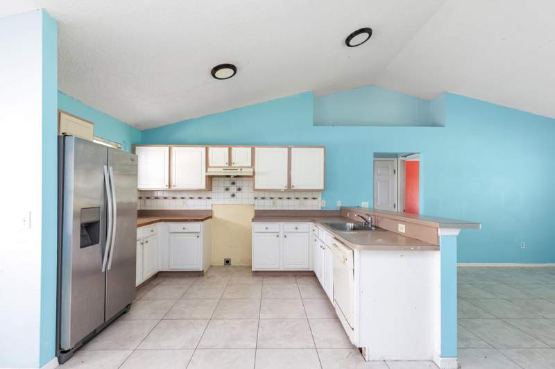 3 bedroom Single Family Residence at 1098 SW SW Du Bois Avenue, Port St Lucie Section 16, Port St. Lucie — photo 3