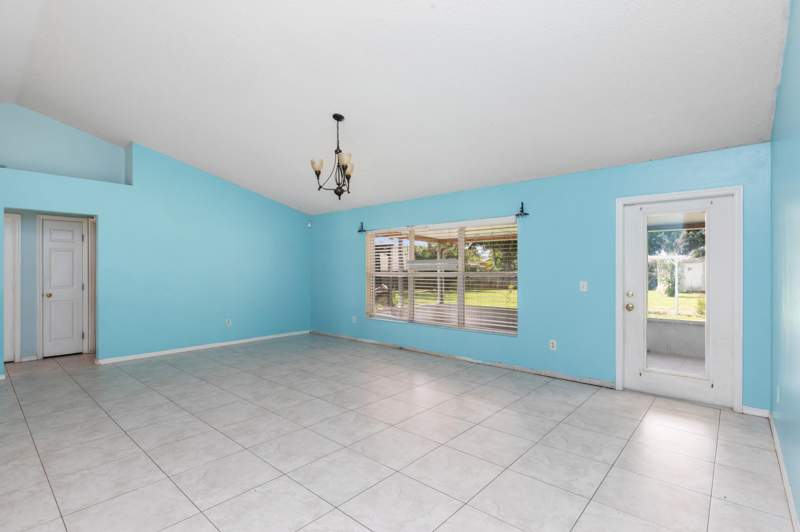 3 bedroom Single Family Residence at 1098 SW SW Du Bois Avenue, Port St Lucie Section 16, Port St. Lucie — photo 5