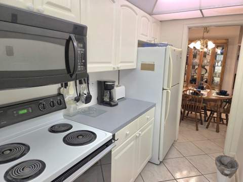2100 NE 38th Street #110, Lighthouse Point FL - photo 9 of 25