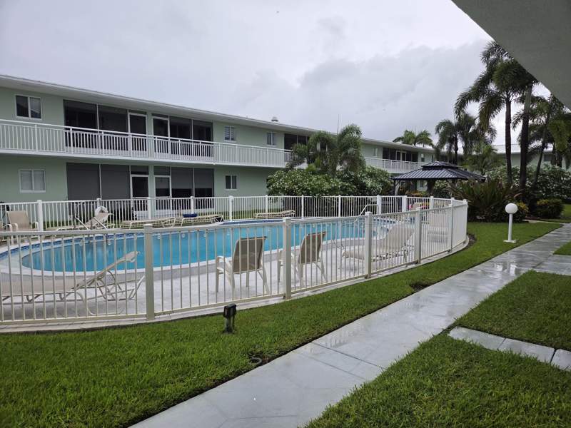 1 bedroom Stock Cooperative at 2100 NE 38th Street #110, Tarelton Manor Apts Co-Op, Lighthouse Point — photo 3