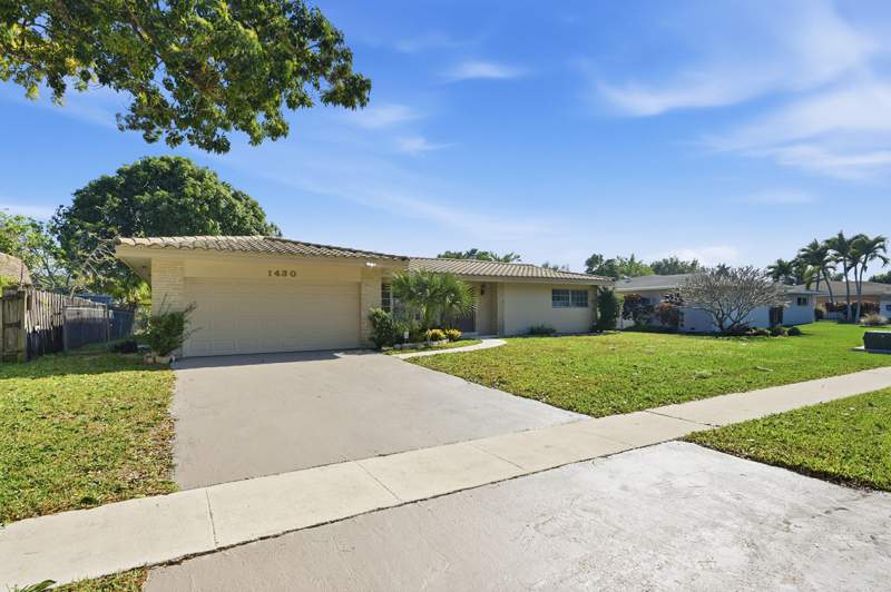 4 bedroom Single Family Residence at 1430 NW 73rd Avenue, Mirror Lake Estates Sec Six, Plantation — photo 4