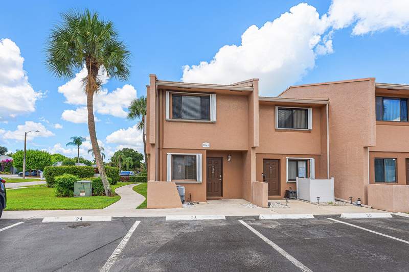 3 bedroom Townhouse at 139 Sparrow Drive #2A, Royal Village Townhouses Condo, Royal Palm Beach — photo 2