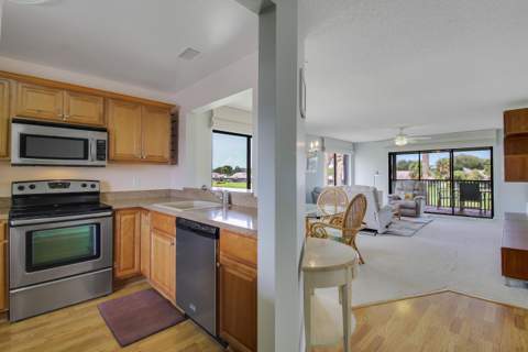 6981 SE Constitution Boulevard #204, Hobe Sound FL - photo 8 of 25