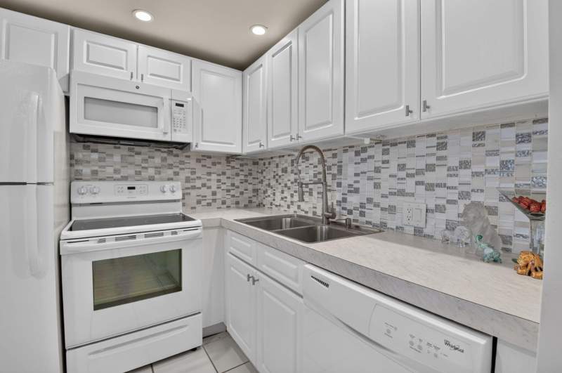 1 bedroom Condominium at 591 Fanshaw O, Fanshaw At Century Village Condo, Boca Raton — photo 3