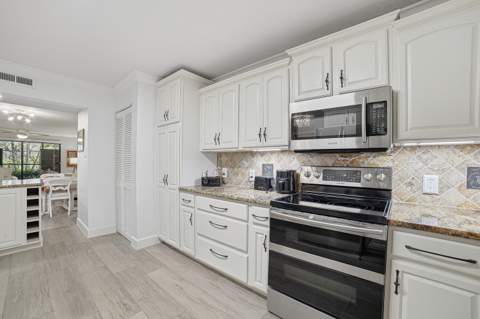 3525 S Ocean Boulevard #103, South Palm Beach FL - photo 11 of 32