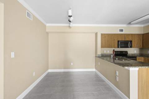 6434 Emerald Dunes Drive #104, West Palm Beach FL - photo 11 of 46