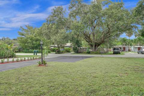 5073 SW 28th Avenue, Dania Beach FL - photo 13 of 72