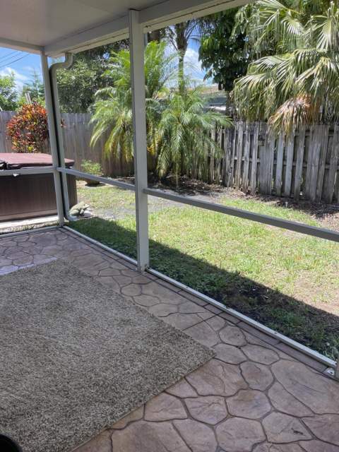 5433 NE 5th Avenue, Oakland Park FL - photo 9 of 11