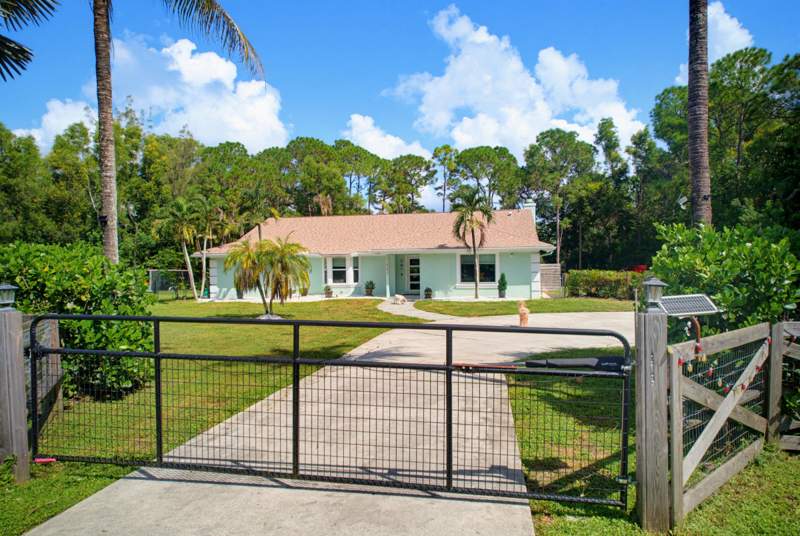 4 bedroom Single Family Residence at 12353 61st Street, Acreage, West Palm Beach — photo 2