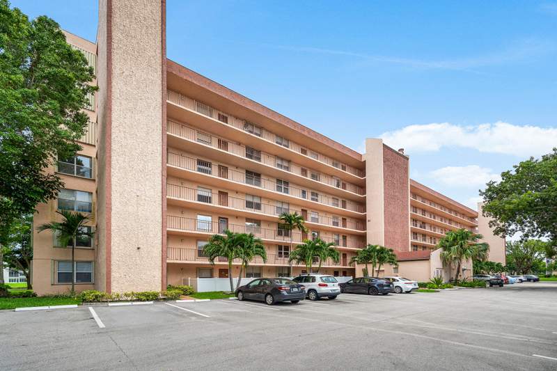 1 bedroom Condominium at 14623 Bonaire Boulevard #205, Villages Of Oriole Bonaire, Delray Beach — photo 2