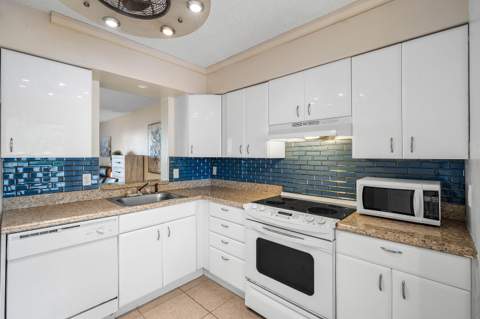14623 Bonaire Boulevard #205, Delray Beach FL - photo 6 of 39