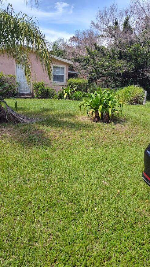 3 bedroom Single Family Residence at 1203 Avenue G, Metes And Bounds, Fort Pierce — photo 3