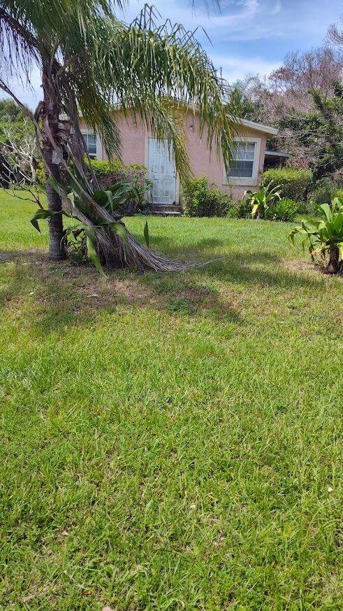 3 bedroom Single Family Residence at 1203 Avenue G, Metes And Bounds, Fort Pierce — photo 4