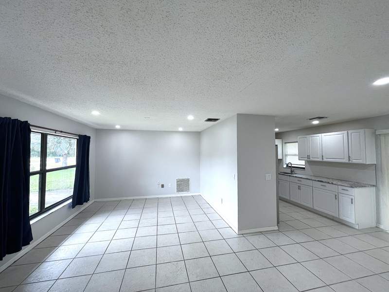 3 bedroom Single Family Residence at 7204 Georges Road, Lakewood Park Unit 12, Fort Pierce — photo 3
