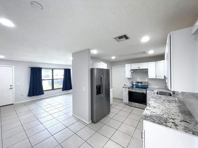 3 bedroom Single Family Residence at 7204 Georges Road, Lakewood Park Unit 12, Fort Pierce — photo 5