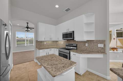 694 SW Lake Charles Circle, Port St. Lucie FL - photo 8 of 52