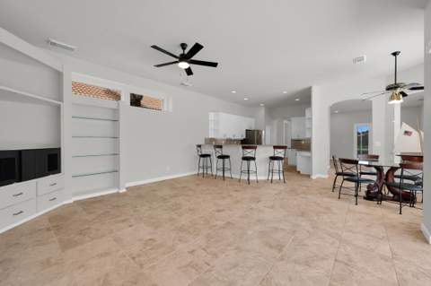 694 SW Lake Charles Circle, Port St. Lucie FL - photo 11 of 52