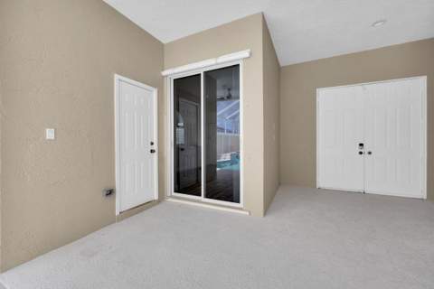 694 SW Lake Charles Circle, Port St. Lucie FL - photo 16 of 52