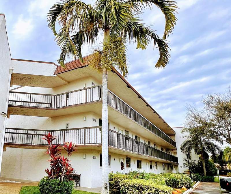 2 bedroom Condominium at 7400 NW 17th Street #308, Omega Condo No 5, Plantation — photo 2