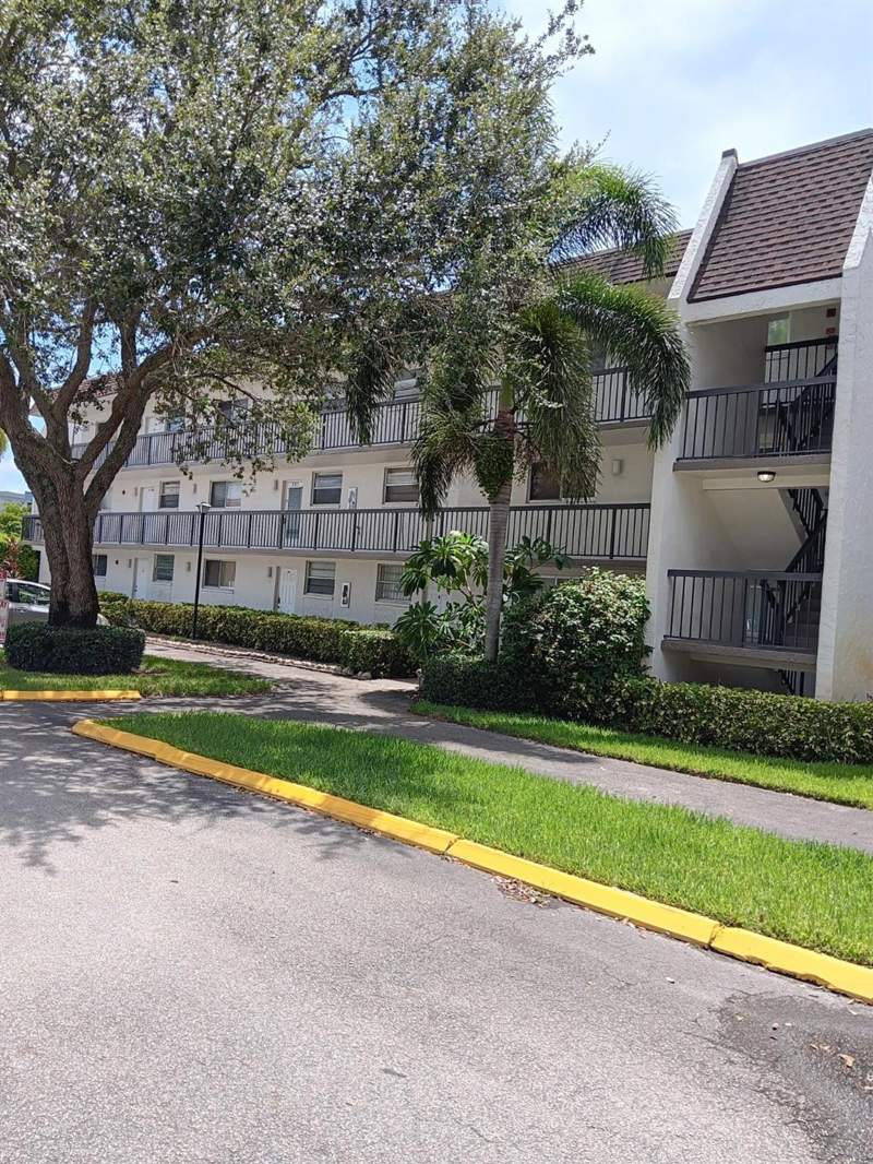 2 bedroom Condominium at 7400 NW 17th Street #308, Omega Condo No 5, Plantation — photo 3