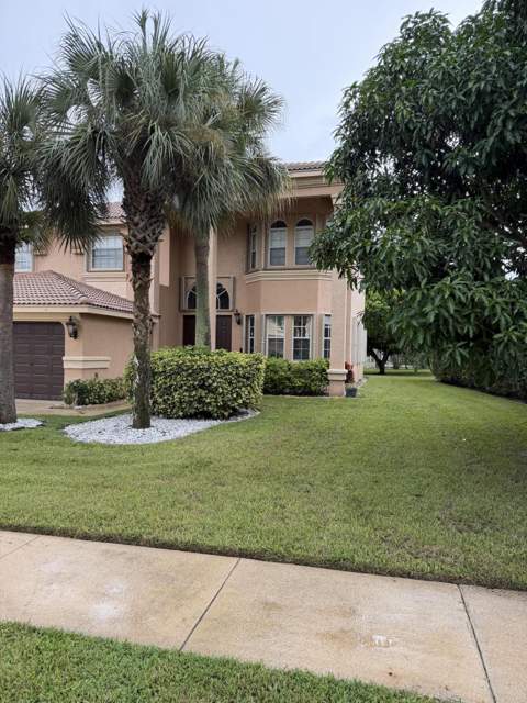 2243 Ridgewood Circle, Royal Palm Beach FL - photo 7 of 45