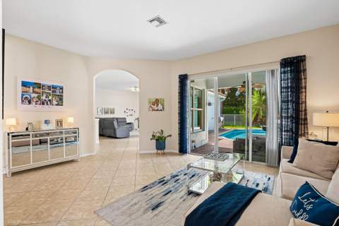 127 Palm Beach Plantation Boulevard, West Palm Beach FL - photo 7 of 40