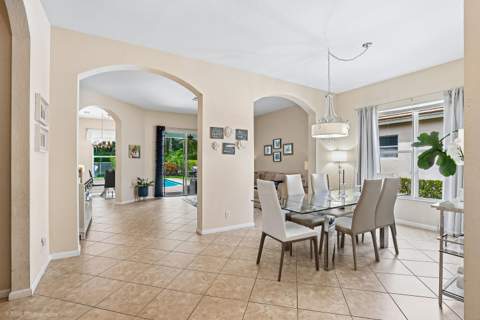 127 Palm Beach Plantation Boulevard, West Palm Beach FL - photo 8 of 40