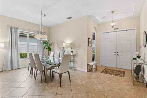 127 Palm Beach Plantation Boulevard, West Palm Beach FL - photo 11 of 40