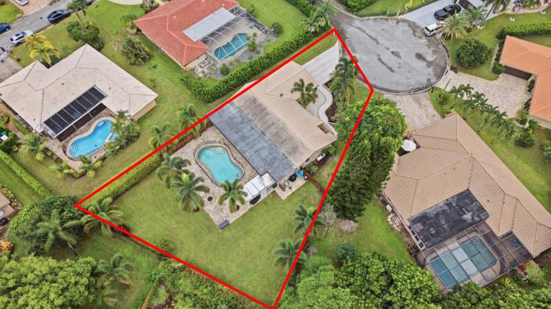 3 bedroom Single Family Residence at 8553 NW 8th Court, Ramblewood South, Coral Springs — photo 2
