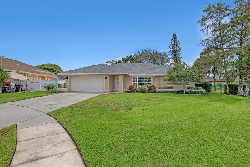 5 bedroom Single Family Residence at 1835 Moonflower Circle, Sugar Pond Manor Of Wellington, Wellington — photo 2
