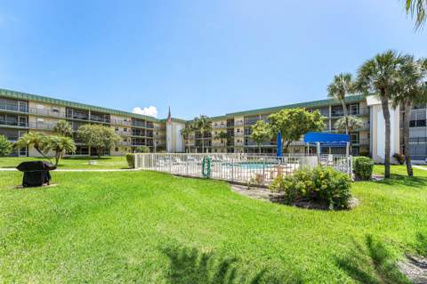 806 SE 7th Street #408, Deerfield Beach FL - photo 20 of 24