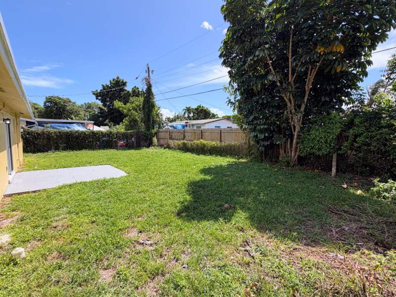 3 bedroom Single Family Residence at 2530 NW 26th Court, Lake Tahoe Estates, Oakland Park — photo 4