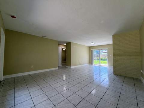 2530 NW 26th Court, Oakland Park FL - photo 10 of 29
