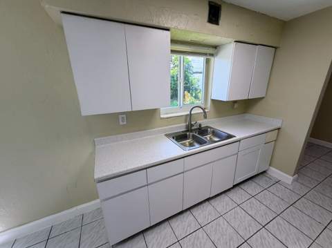 2530 NW 26th Court, Oakland Park FL - photo 14 of 29