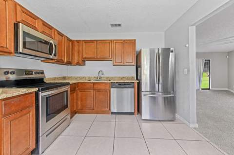 1549 SE South Balcourt, Port St. Lucie FL - photo 6 of 22
