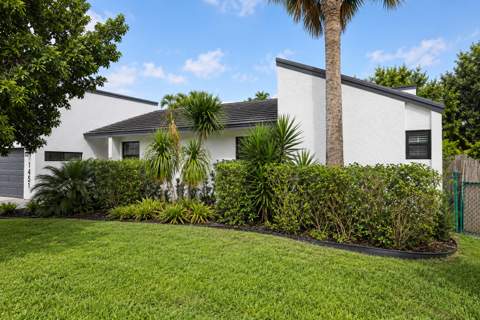 1451 NW 81st Avenue, Coral Springs FL - photo 6 of 81