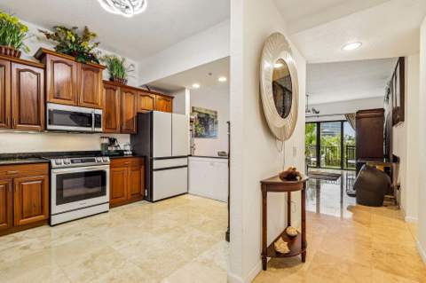 1620 Presidential Way #310, West Palm Beach FL - photo 11 of 30