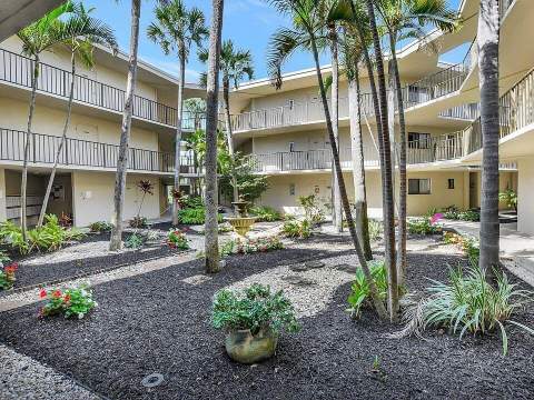 5310 Las Verdes Circle #220, Delray Beach FL - photo 18 of 20