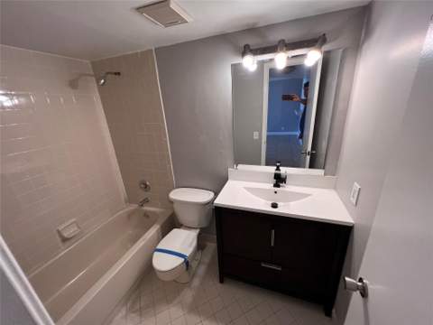 118 Lake Emerald Drive #103, Oakland Park FL - photo 10 of 12