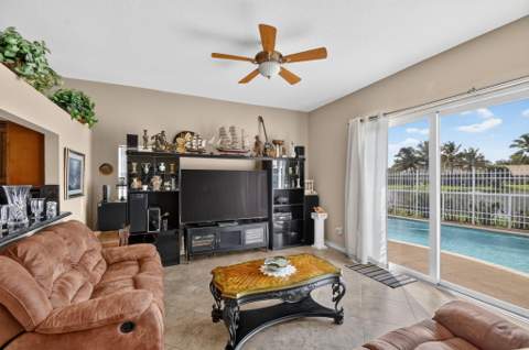 3281 Harness Circle, Wellington FL - photo 8 of 36