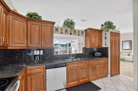 3281 Harness Circle, Wellington FL - photo 12 of 36