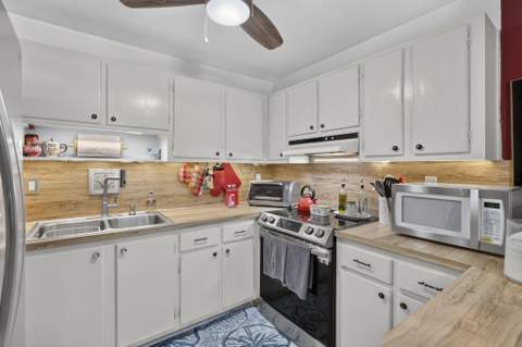 810 Lake Shore Drive #25, Lake Park FL - photo 13 of 25